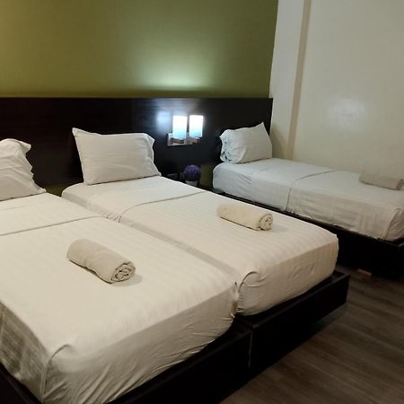Makati Boutique Hotel Near Naia Airport Terminal 3 Edsa Pasay Cbd Makati City Extérieur photo