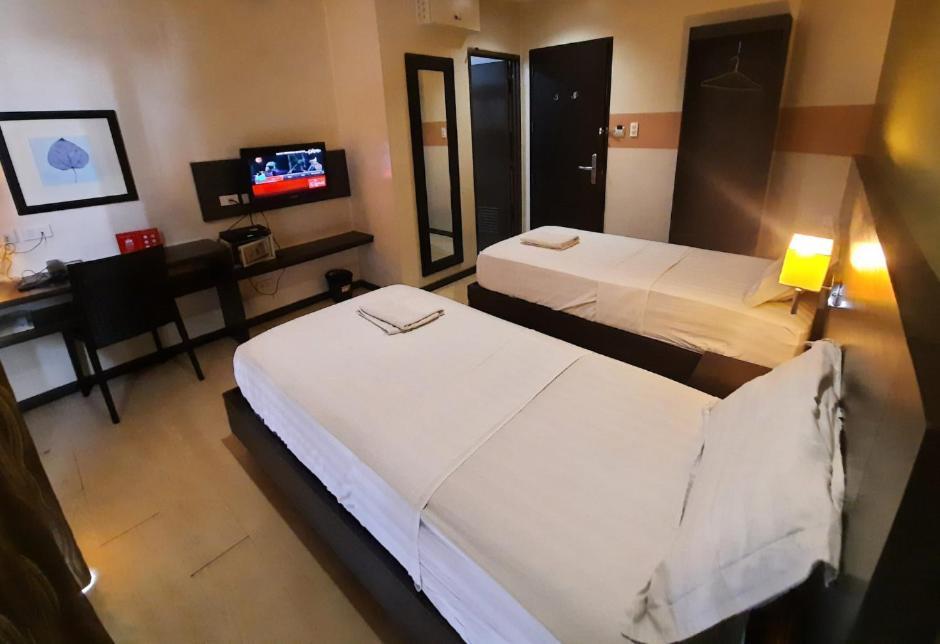 Makati Boutique Hotel Near Naia Airport Terminal 3 Edsa Pasay Cbd Makati City Extérieur photo