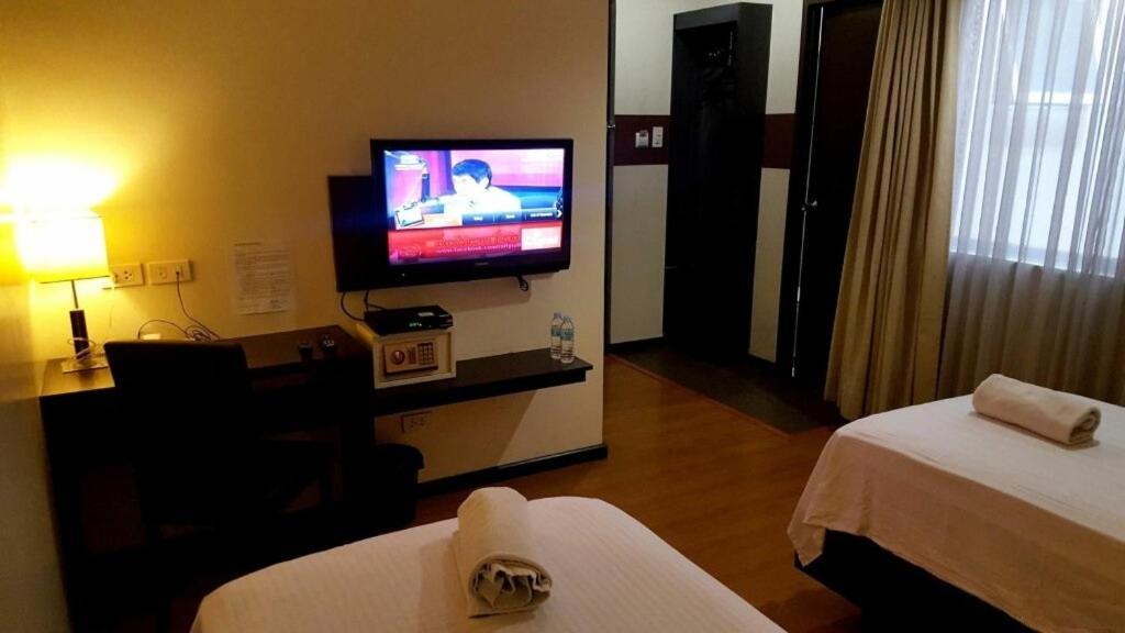 Makati Boutique Hotel Near Naia Airport Terminal 3 Edsa Pasay Cbd Makati City Extérieur photo